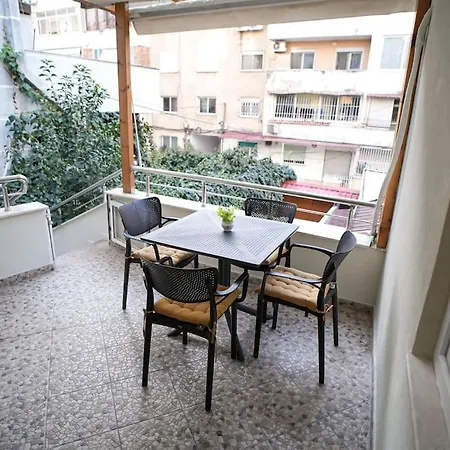 Near Center App 2 Apartament