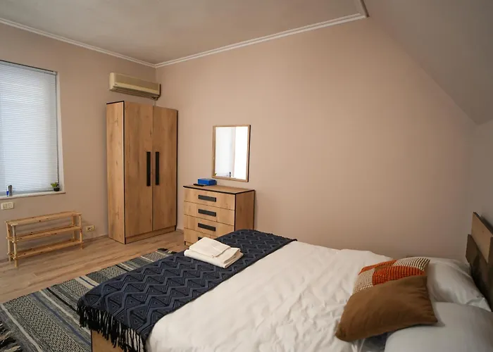 Near Center App 2 Appartamento Tirana